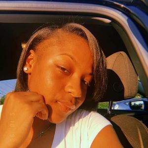 Meet your Posher, Alicia